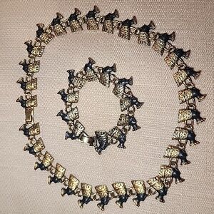 Vintage Queen Nefertiti Collar Necklace & Bracelet In Excellent Condition